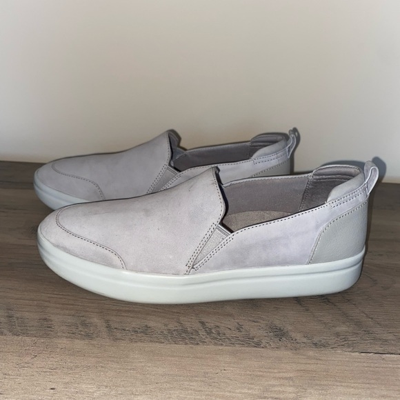 Vionic Penelope slip on sneaker in gray. Size 7.5 - Picture 5 of 13